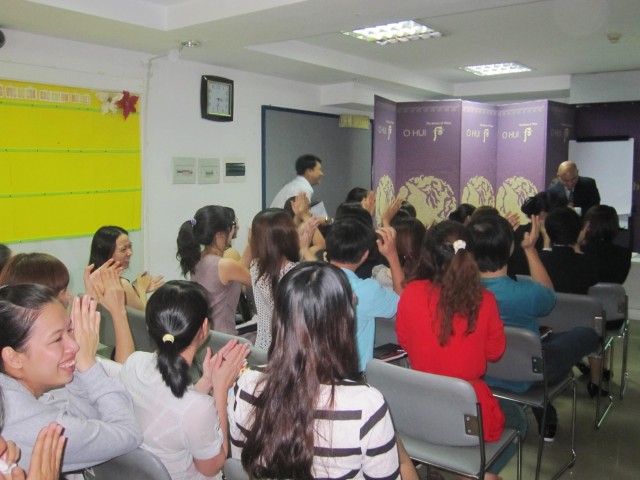 LG VINA cùng chung vai sát cánh (04-10-2012)